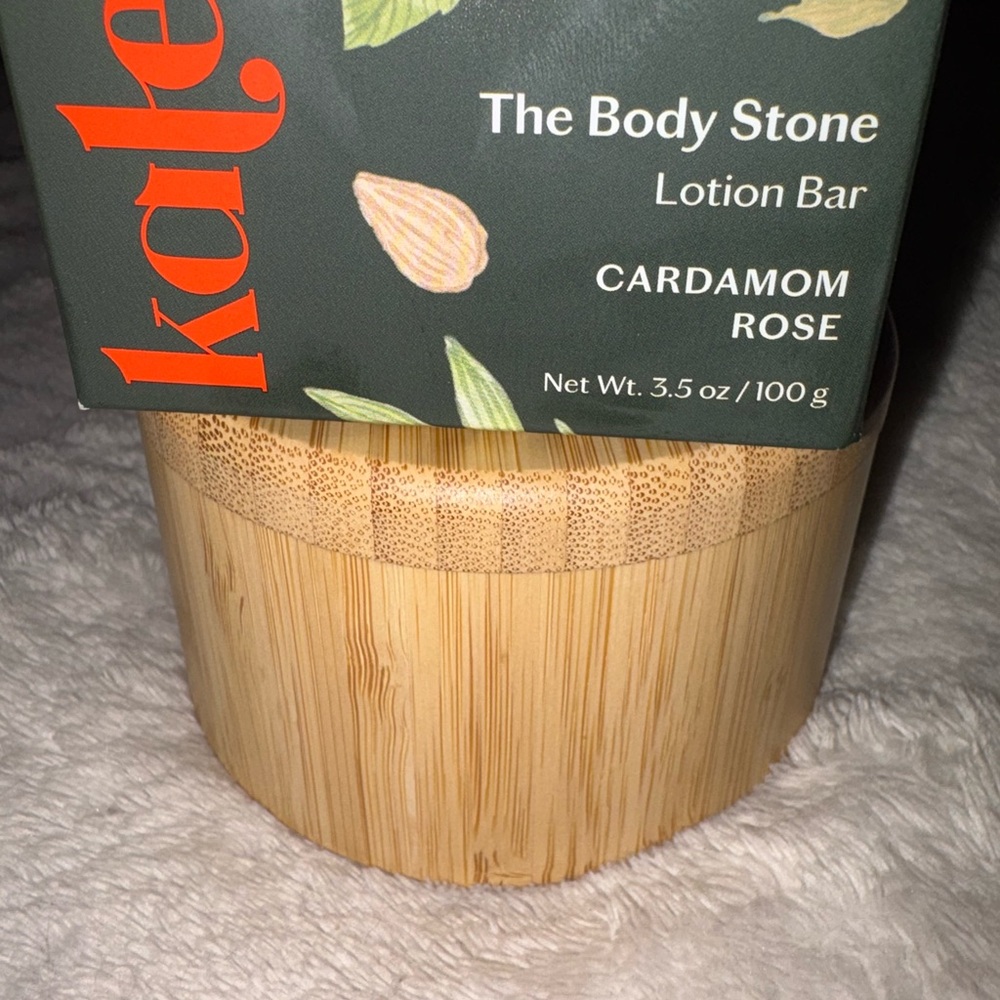 Winter Rituals Body Stone | Cardamom Rose